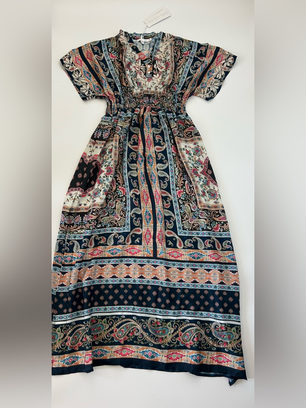 Karyn Seo Maxi Dress
Silk Blend
Boho
Handmade
Embroidered
Resort
Coastal
India
M